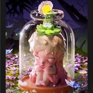 LAURA The color of mood series